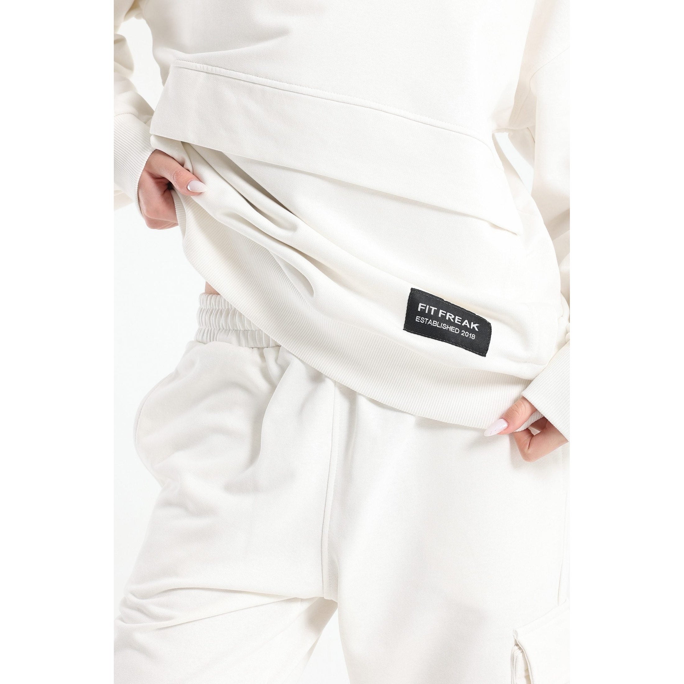 Chill oversized flap pocket cargo set in off white