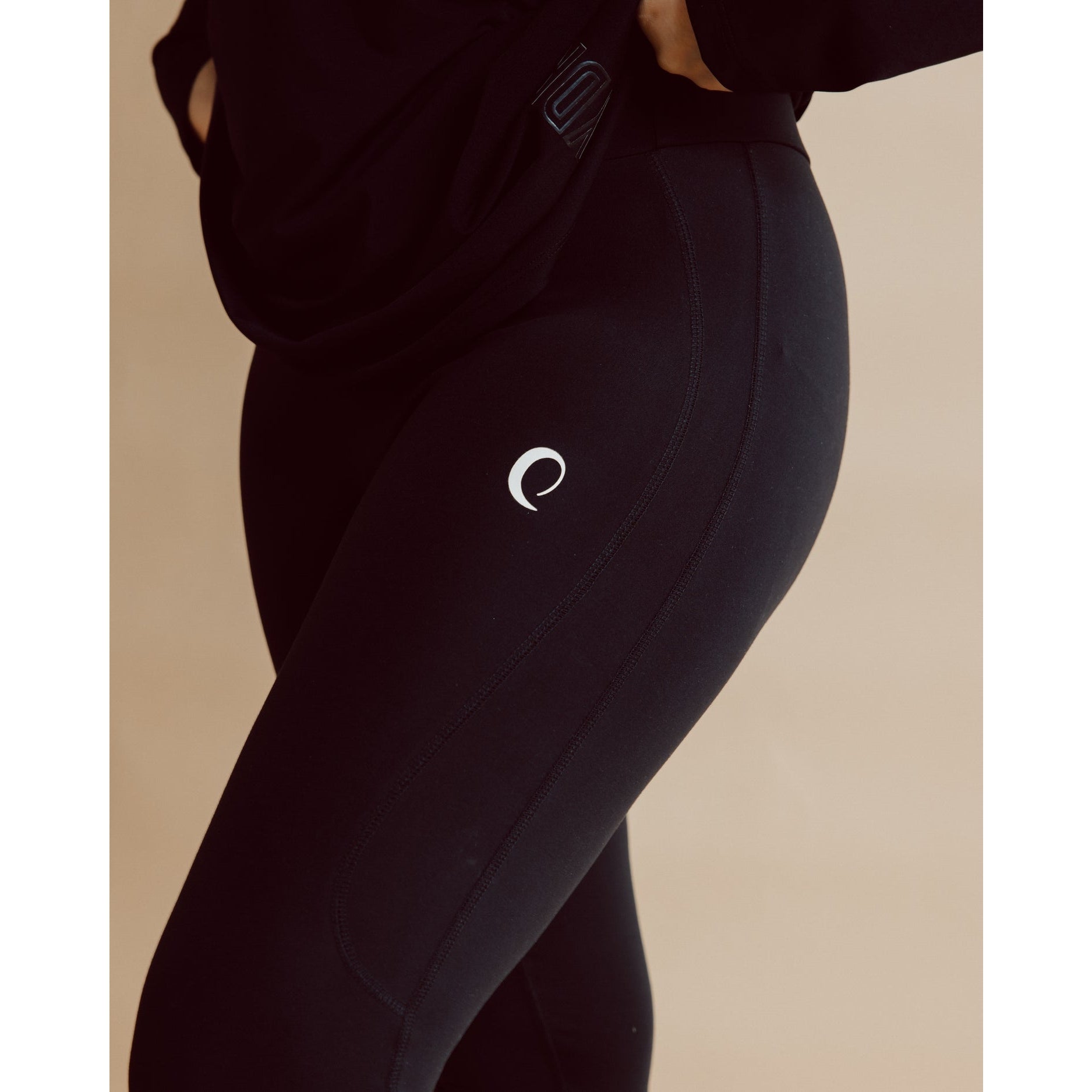 Form Leggings | Black