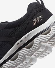 Skechers Arc Waves